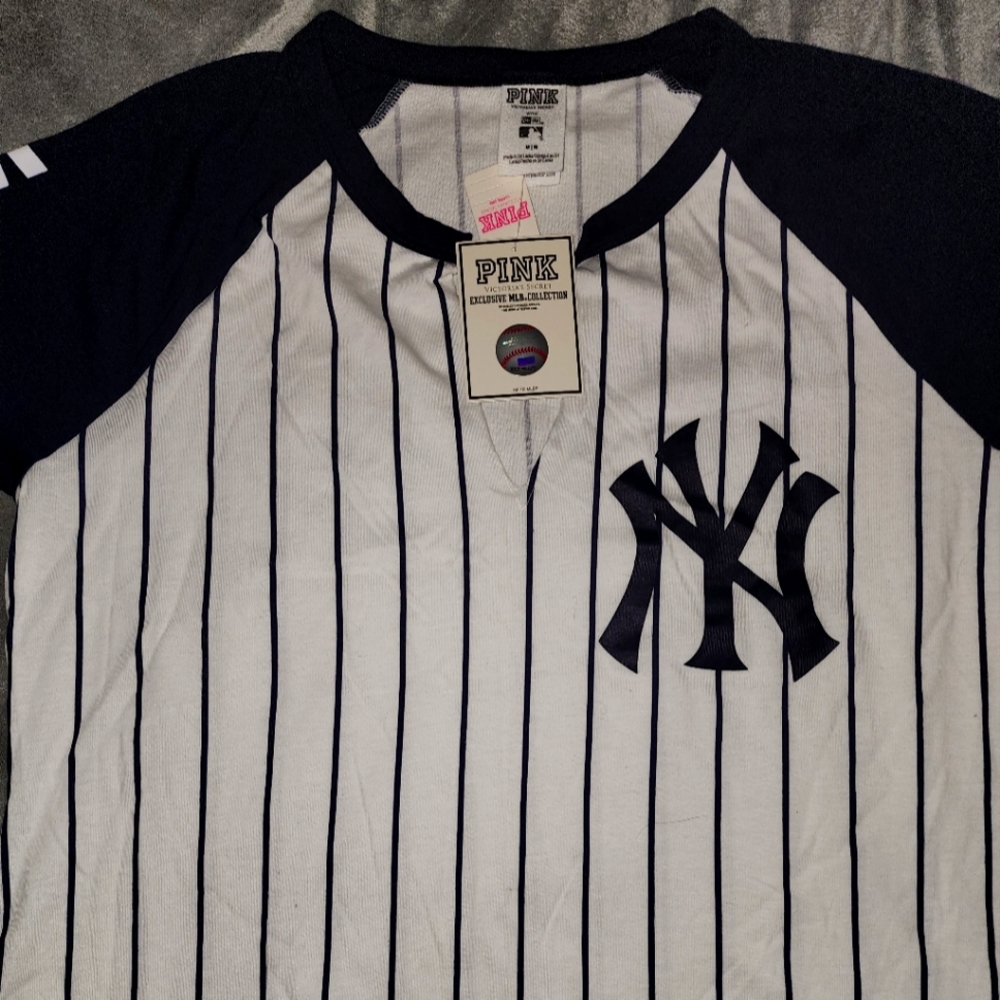 VS PINK EXCLUSIVE MBL COLECTION YANKEE TOP